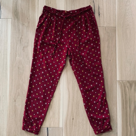 Hollister Burgundy Flower Print Jogger Pants - Picture 2 of 5